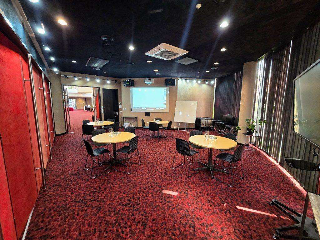 Flex Business Centre Conference area Round table set up 2